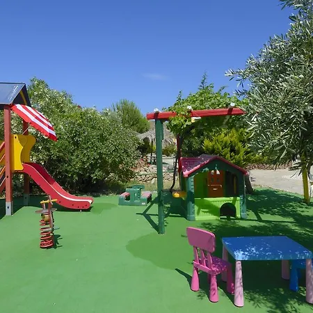 Cavo Perlevos Aparthotel
