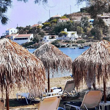 Cavo Perlevos Aparthotel