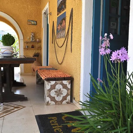 Cavo Perlevos Aparthotel