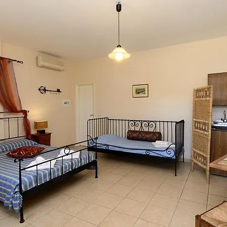 Cavo Perlevos Apart-hotel Otziás