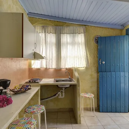 Apart-hotel Cavo Perlevos 3*