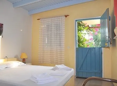 Cavo Perlevos Studios 3* Otzias