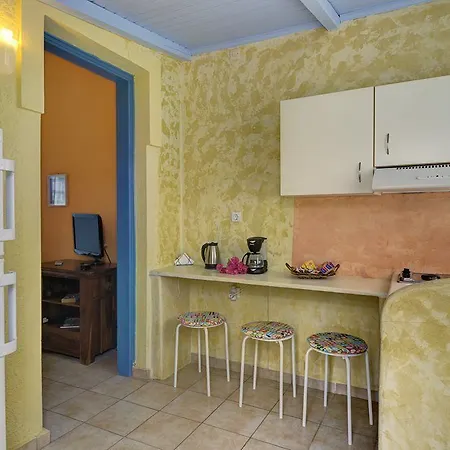 Apart-hotel Cavo Perlevos 3*